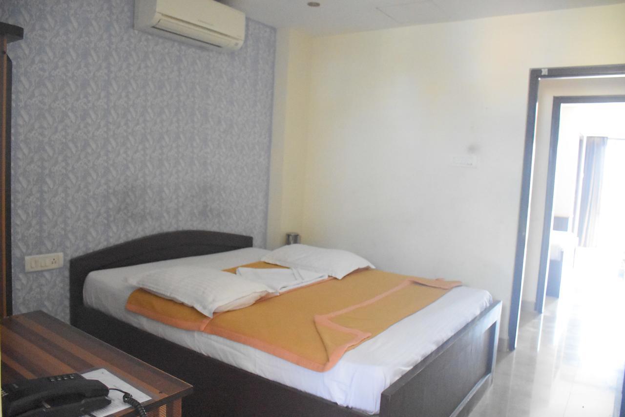Hotel Star Msr Residency à Perambalur Extérieur photo